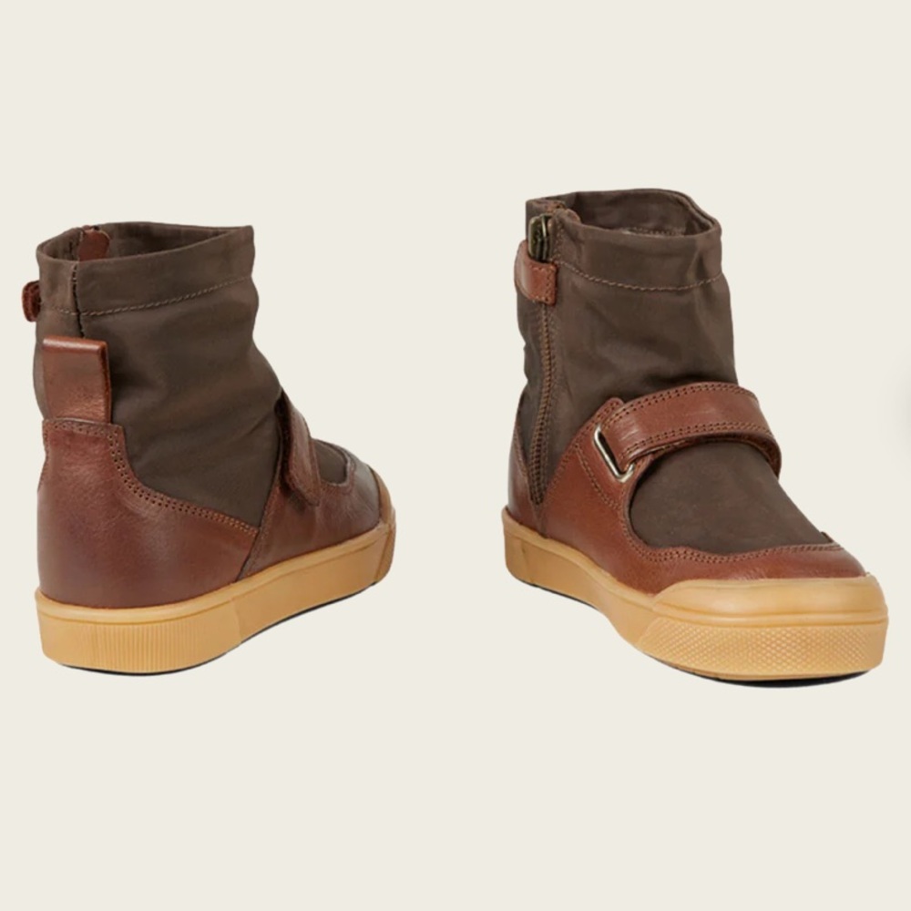 NWT - petit nord - kids boot - sherling boot - size 26